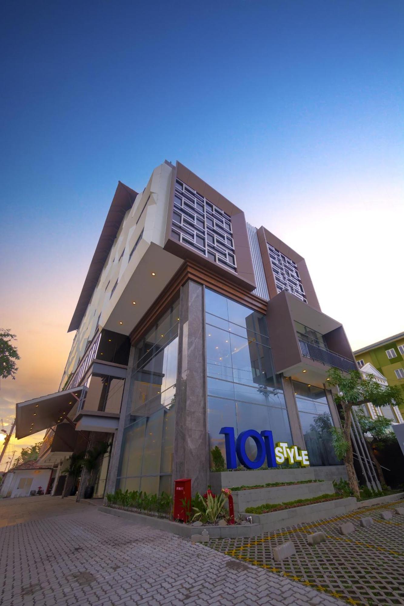 Hotel 1O1 Style Yogyakarta Malioboro Esterno foto